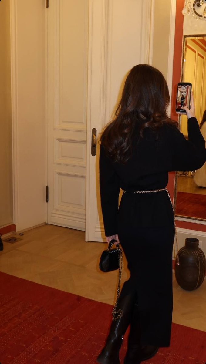 Sabrina Khan tweet media