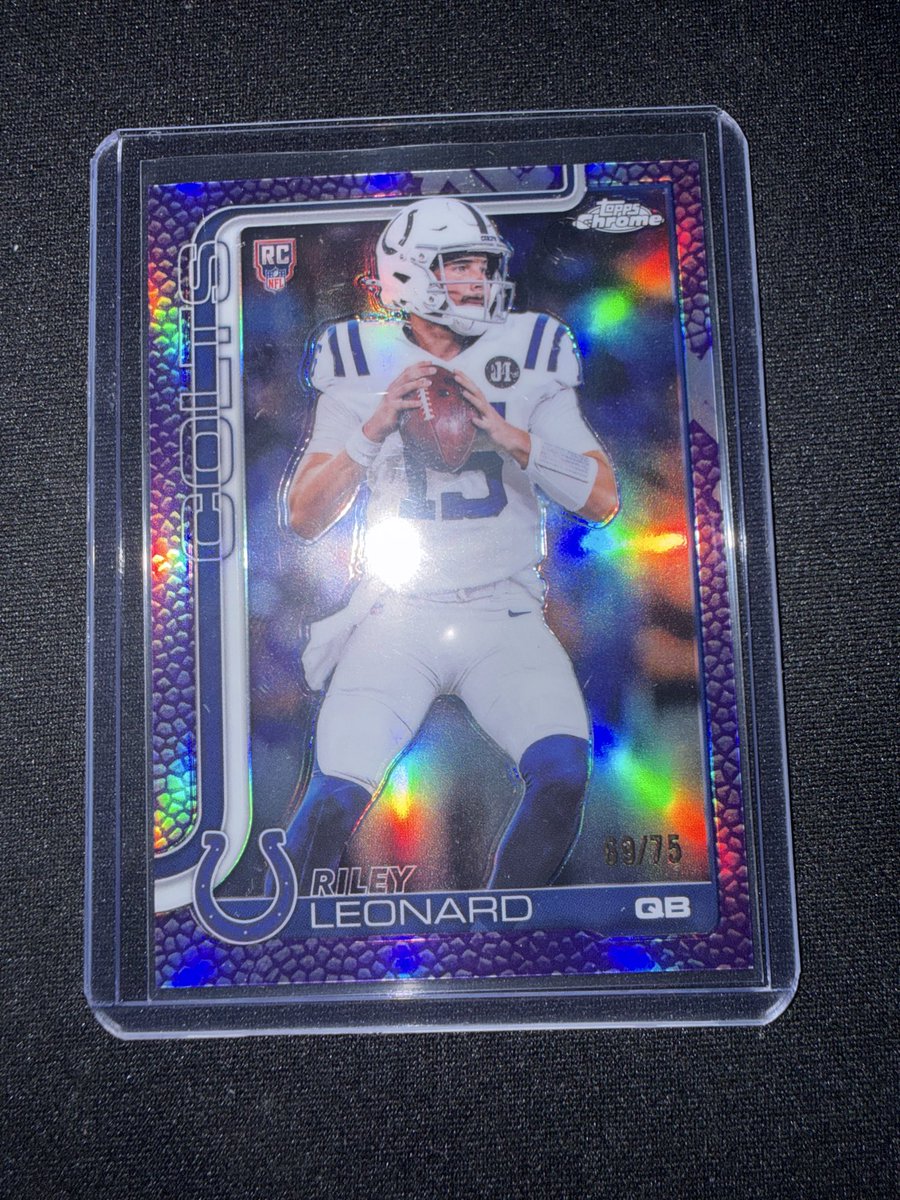 Chad90MFC's tweet photo. @CardPurchaser  Blaster hit! I was shorted one card in a pack with no redemption 😔 … but I’ll take the numbered Rookie QB! https://t.co/tJWDL7VLdV