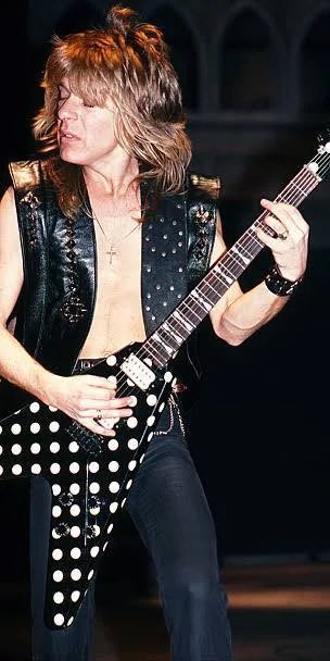 RetailTechPro's tweet photo. @RobertaFresque2 Randy Rhoads https://t.co/9LJxTz7FaH