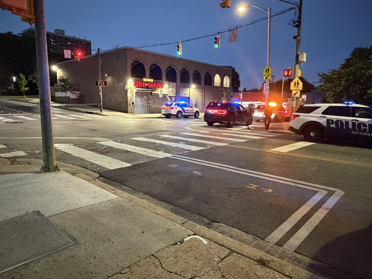 BaltimorePolice's tweet photo. Commissioner Worley and PIO are on scene of a double shooting at the intersection of Pennsylvania Ave. &amp; Dolphin St. Multiple streets in the area are closed, and buses have been rerouted.

The media staging area will be located at the intersection of Dolphin St. &amp; Argyle Ave. https://t.co/aAkSdMY6Bc