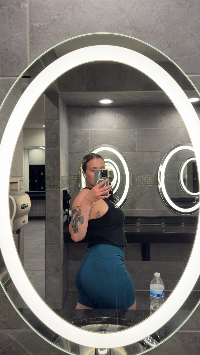 BigTittyCity tweet media