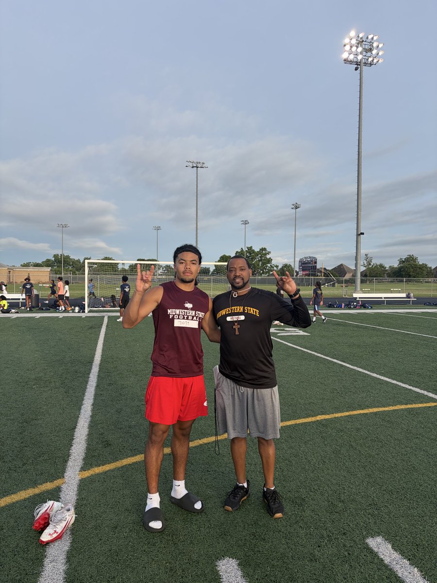 cadenexum18's tweet photo. After a great camp with @_coachcccoleman i am blessed to receive an offer from Midwestern State University @RecruitTheNest @DawsonEagleFB @CoachWoods13 @DonnieBaggs_ https://t.co/Xy152LEdij