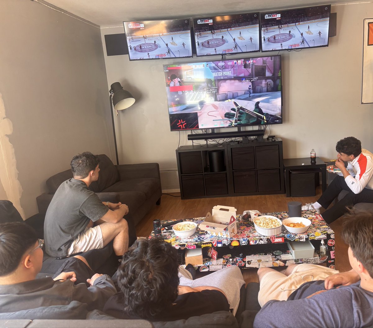 JerrwinMuse's tweet photo. had to pull up to the goon cave to watch jerrgoat fuck leviatan #SENWIN https://t.co/4gH5U9IbMB