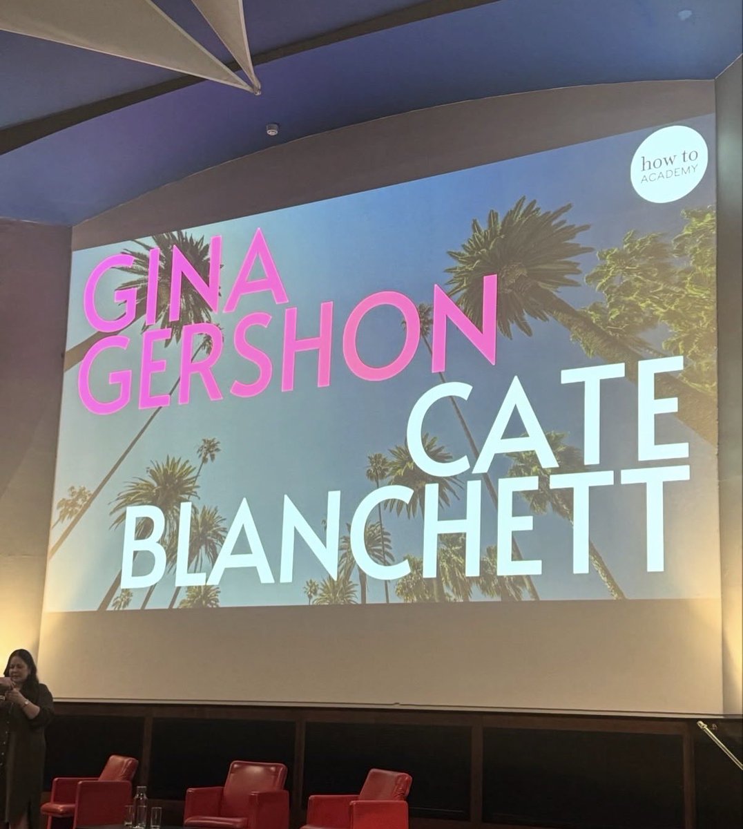 WoodyAllenWeb's tweet photo. Encuentro de actrices del universo Woody Allen. Gina Gershon (Sue en “Rifkin’s festival”) tiene nuevo libro y está realizando entrevistas para presentarlo. Anoche Cate Blanchett (Jasmine en “Blue Jasmine”) fue su invitada. https://t.co/M6BIP7NU1o