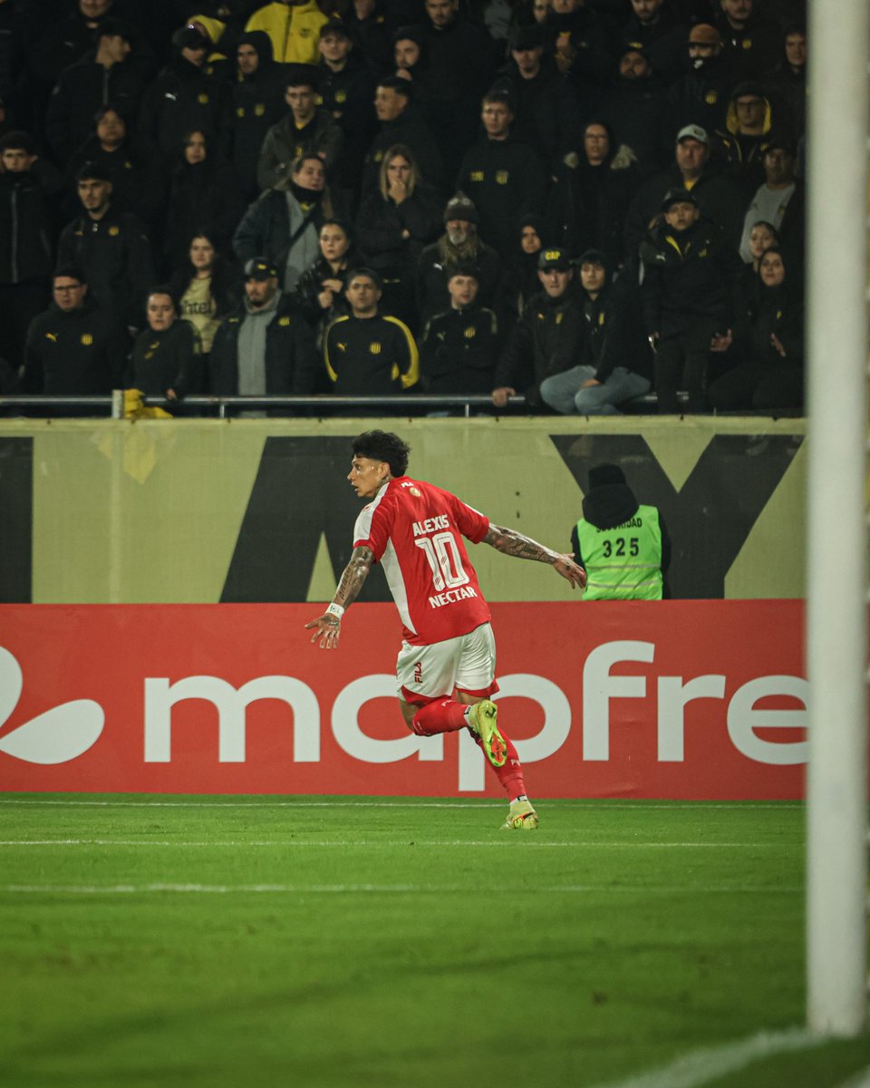 SantaFe's tweet photo. ¡Alexis 🦁🤩🇮🇩🔥!

#VamosSantaFe https://t.co/cPs4Nsmk9n