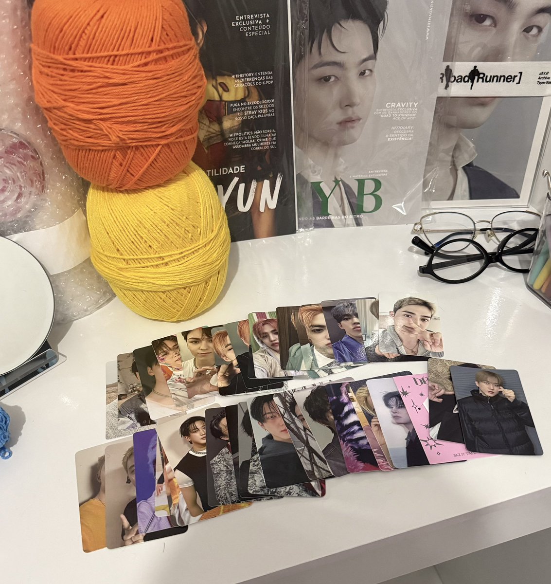 Imllilly's tweet photo. N tenho dinheiro, mas tenho photocard novos 🤩 https://t.co/bNdj0p7s2s