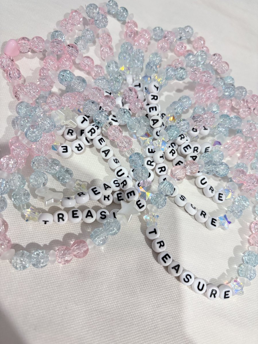 nonorsyy's tweet photo. Hello TEUMY 💎
Treasure : Pulse On in KL

100pcs++ bracelets waiting to be claimed

Hope to see you guys there and share them together 🥹✨

Open for trade too 🫶

#TREASUREinKL #TREASUREinMY #PULSEONinKL https://t.co/9dE3os3UFN
