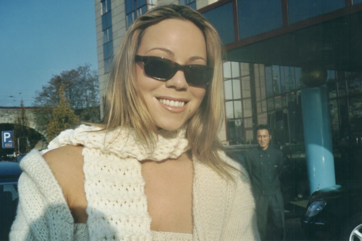 joyridemimi's tweet photo. 90s Mariah photos taken by lambs just hit different https://t.co/4Zg15F8riK
