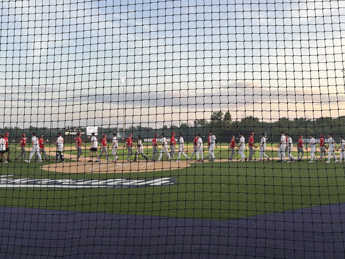 PrepBaseballIL's tweet photo. From Mascoutah:

Mt. Vernon hangs on to the 8-5 lead, defeating Centralia in the Mascotuah Regional Semifinal.

FINAL:

Centralia: 5

Mt. Vernon: 8 https://t.co/o2i5yboN5l