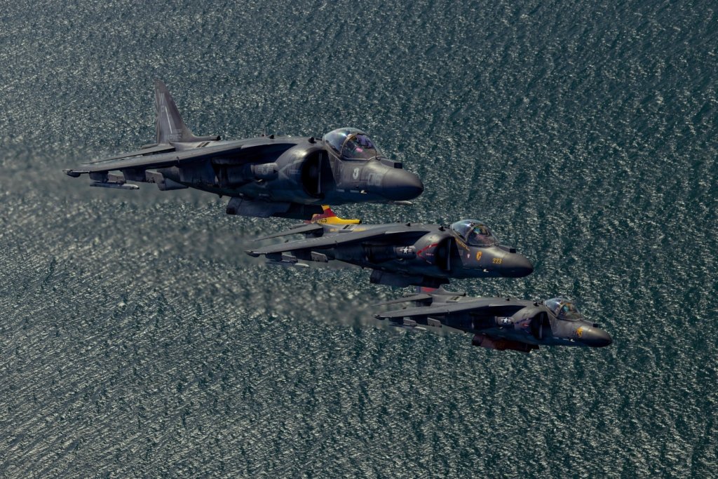 Modern Royal Navy tweet media