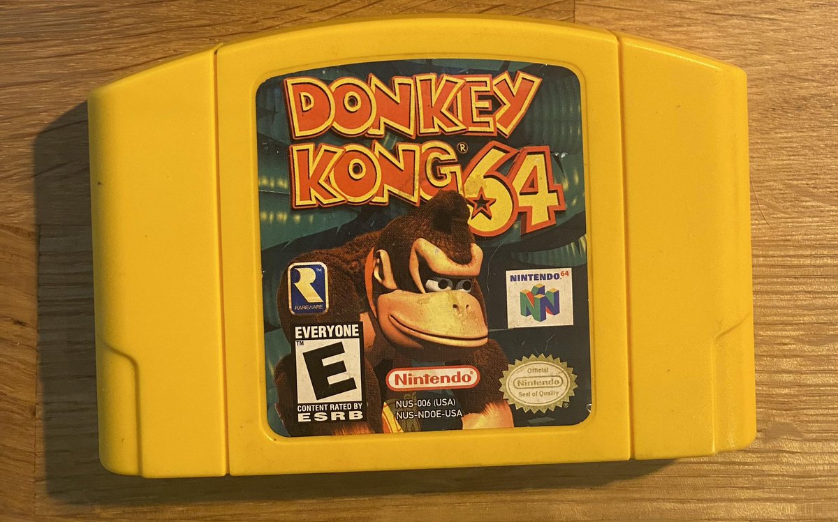skeletalknight's tweet photo. All hail the banana cartridge. https://t.co/ctQnx3UT9h