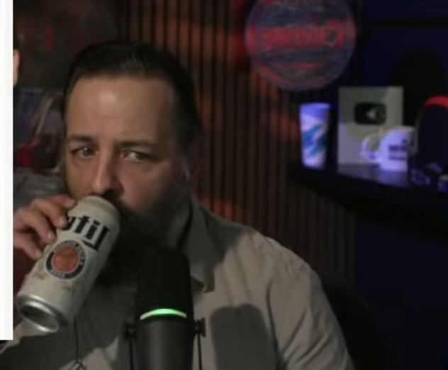 moebay_'s tweet photo. We all know who provided that beverage.. @Rach4Patriarchy https://t.co/Q0ZraAz2X7
