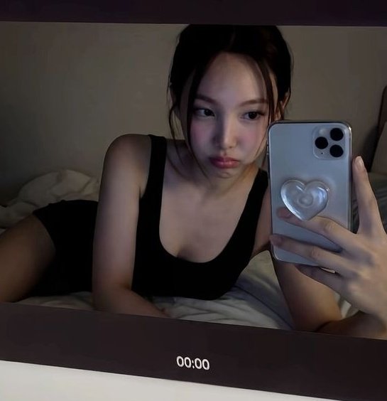 satannnabis's tweet photo. #namo short au 🔞 | velvet shade

onde Nayeon usa o número da sua ex como lista de supermercado 

ou

onde Momo desbloqueia sua ex e recebe uma mensagem peculiar sobre uma tal lista de compras... da sexshop? https://t.co/cgFy8PSvYx