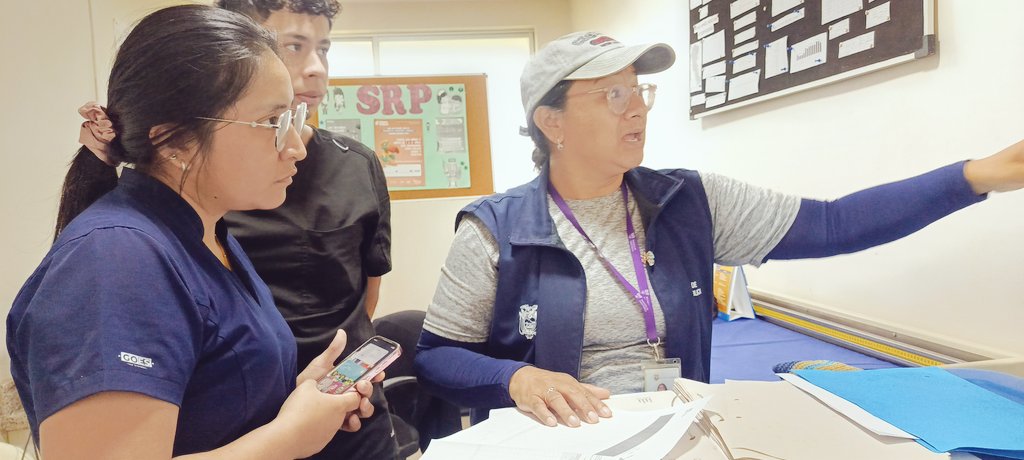 Salud_Loja's tweet photo. #MSPEnTerritorio | 💉🚶‍♀️ 17 brigadas de salud recorrieron más de 300 viviendas en varios cantones de la provincia de #Loja para verificar la vacunación infantil, atravesando laderas, caminos rurales y riachuelos 🏡⛰️.

#MSPEnTerritorio #ElNuevoEcuador https://t.co/gTbBHLOqZ0