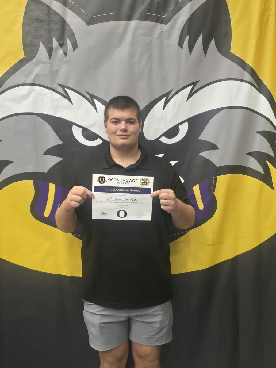 kooy_maureen's tweet photo. Scholar athlete banquet tonight! Proud of you JJ!! Keep up the hard work!!  @jacob_kooy https://t.co/ltNUmvKbFS
