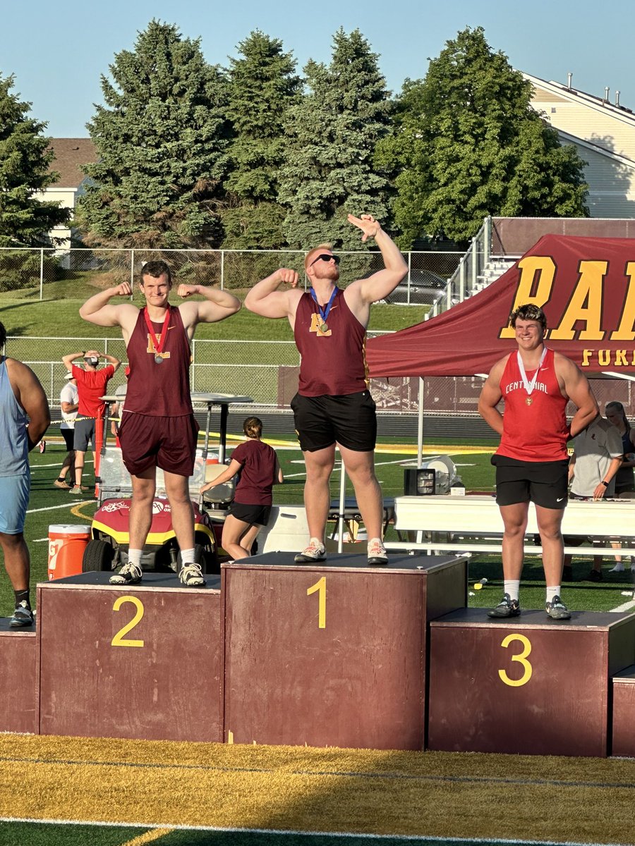 AlphaMike_JJS's tweet photo. Way to close out the 7AAA Section Championship @Howie_Johnson92 ! Hitting that shot PR with a 60’2” throw and taking first, sending you to state… Time to take it all the way! #proud #elite
 #RTB #gopherfootball https://t.co/ZAyuv3otMC