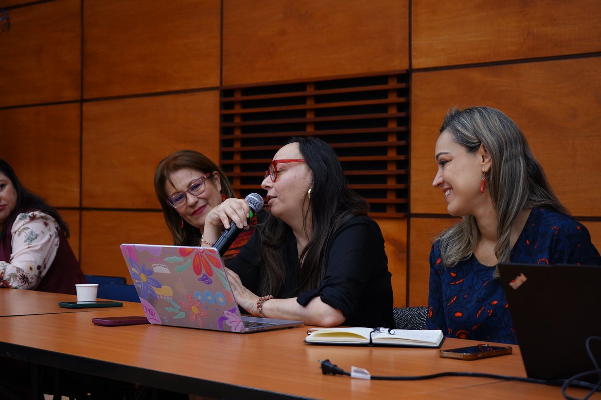 INMdeColombia's tweet photo. La confianza del #SectorSalud se construye desde una cadena técnica que respalda la seguridad y calidad de cada decisión. Gracias a los participantes que estuvieron en esta mesa de trabajo, donde dialogamos sobre el papel de la #InfraestructuradelaCalidad como aliada del sector https://t.co/5KeBIo8qi3