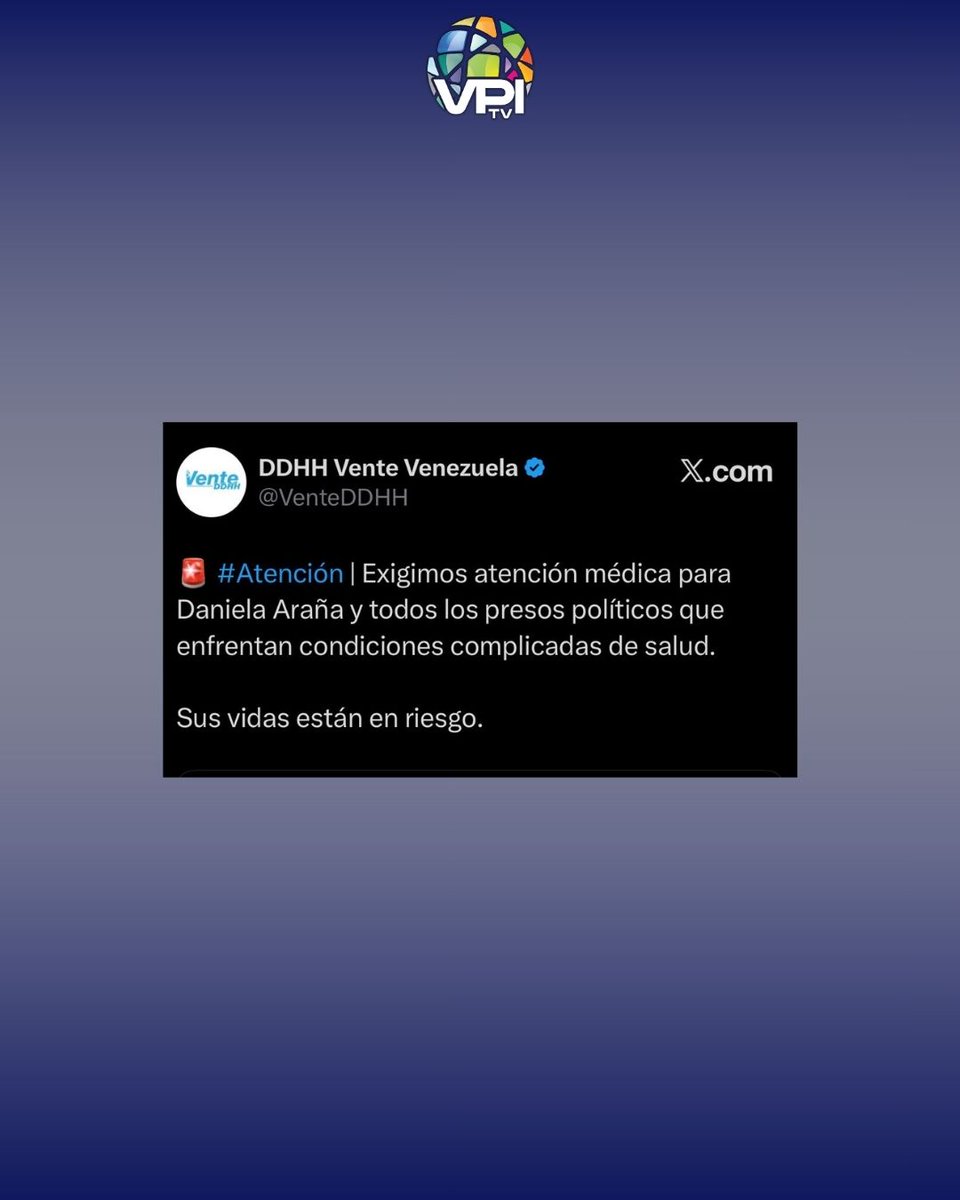 ReporteYa's tweet photo. #27May #Denuncia 
@VPITV: El teniente en exilio José Rodríguez Araña denunció el delicado estado de salud de su prima Daniela Araña, detenida desde hace un año y medio en el centro de reclusión Las Crisálidas. 

Según su testimonio, Daniela presentó durante dos días taquicardia y una tensión arterial de 180/150, lo que le provocó sangrado nasal, sin recibir atención médica oportuna.

Rodríguez Araña afirmó que la directora del penal se negó a trasladarla a un hospital y se burló de su condición, pese a la evidente gravedad. 

Fueron las propias reclusas quienes, al ver que su vida corría riesgo, comenzaron a gritar pidiendo auxilio hasta que finalmente lograron que fuera llevada a un centro de salud, donde permanece hospitalizada y en estado delicado.

El teniente responsabilizó al régimen y a la directora de Las Crisálidas por cualquier consecuencia que pueda sufrir su familiar. #VPItv.