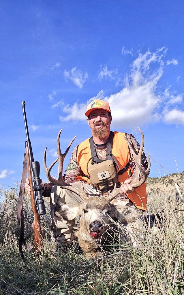 chrishert1's tweet photo. Great success! I will be hunting in November again! I got my either sex mule deer tag for Colorado! Let's hope for another successful year and hope the bruiser in the third Pic is still hanging around! @CliffGry https://t.co/VYi5UYLoAu