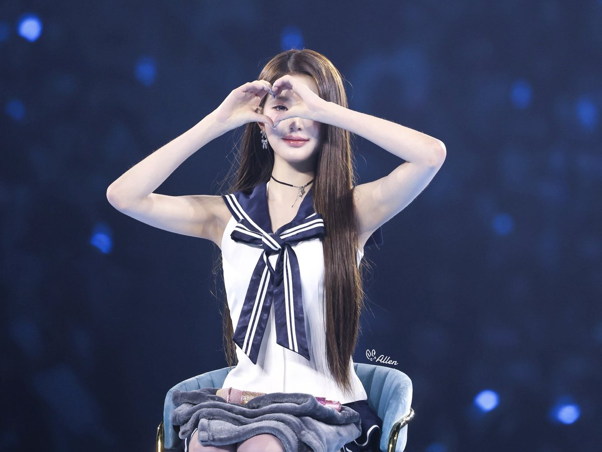 AhLu1127's tweet photo. 20260321
D1.🐰🫶🏻🫶🏻🫶🏻
#IVE #th4FANCONCERT #Wonyoung #장원영 #아이브 https://t.co/z4VqILLijy
