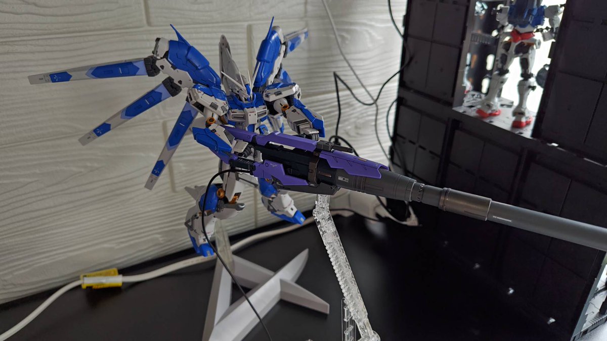 yuugokoiki's tweet photo. ＲＧ 1/144 Hi-νガンダム＆ハイパー・メガ・バズーカ・ランチャー
完成しました！
#ガンプラ https://t.co/bW5Qylt5ko