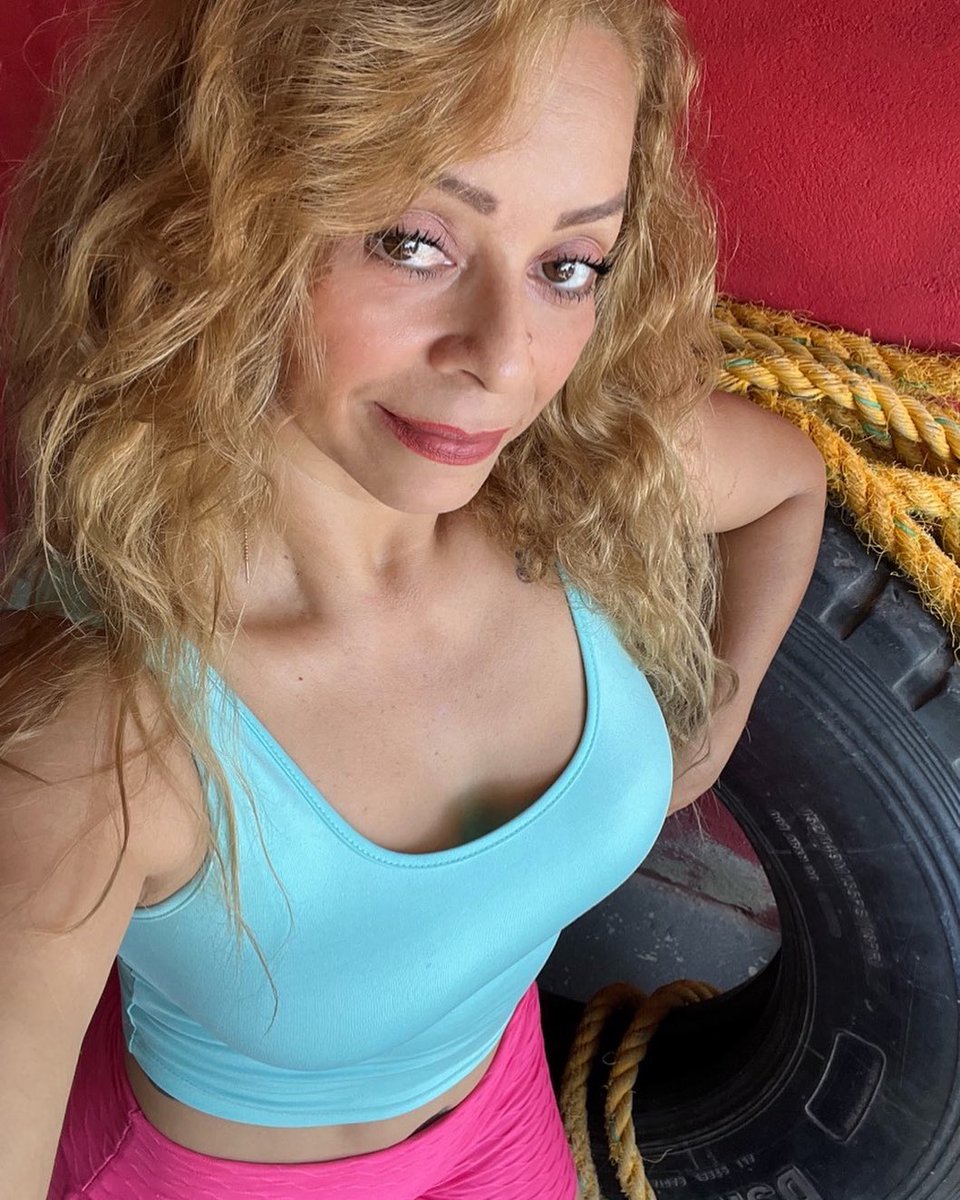 Latina MILF Juana tweet media