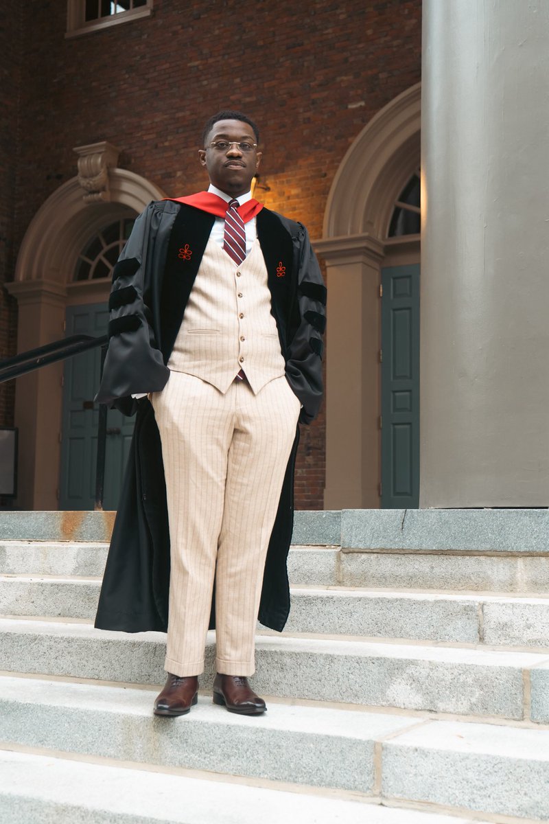 elijgd's tweet photo. this aged well, got some letters behind my name 🙂‍↔️

Elijah Gipson-Davis, MDiv 
#blackatharvard #themasterofmyfate #BlackIVY https://t.co/0PfpZuVnMB