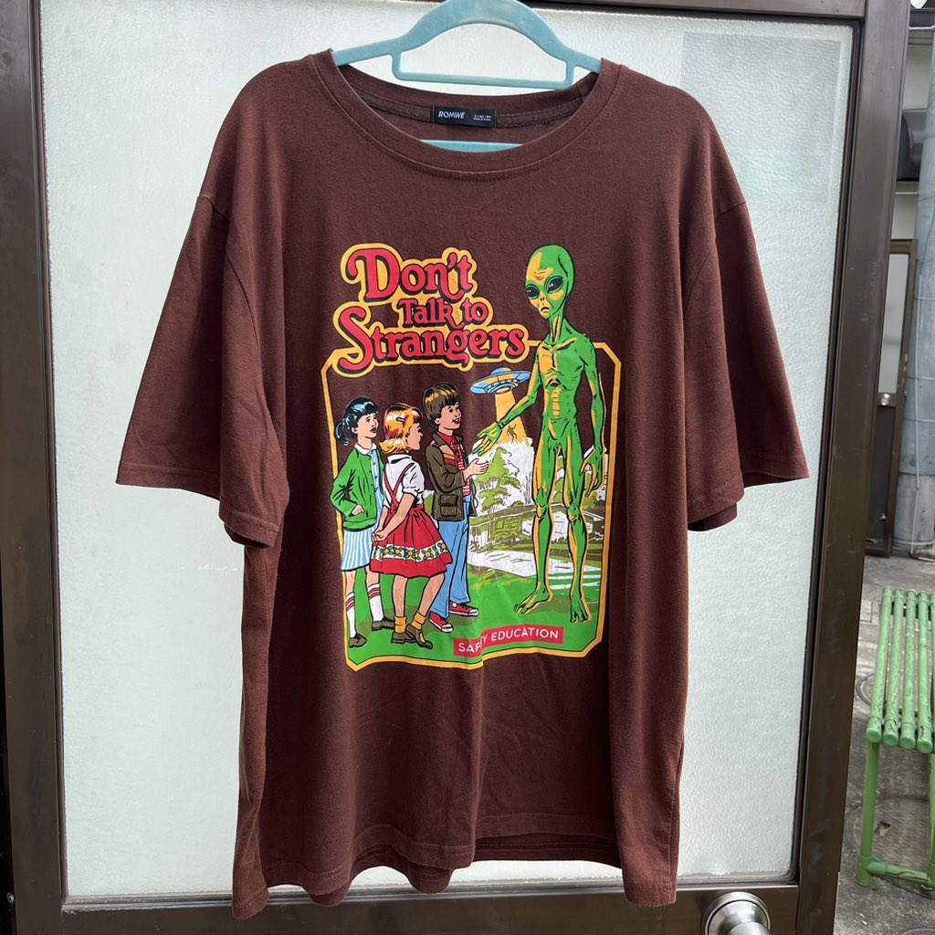 390Day's tweet photo. 【ROMWE】
エイリアンプリントTシャツ

size…L
price…¥390-

#Days  #古着屋　#山梨
#ROMWE  #エイリアンプリントTシャツ https://t.co/pkMe81WaEC