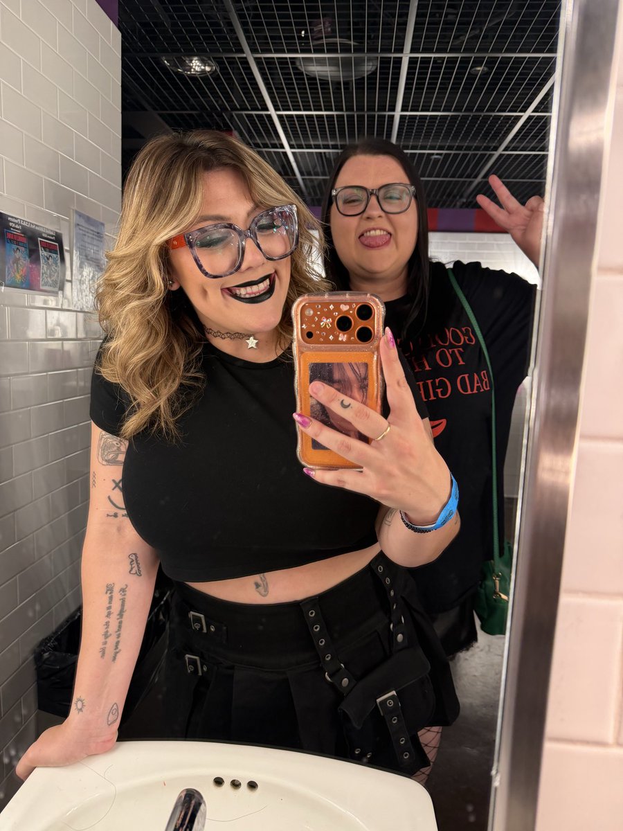 8123Samm's tweet photo. Vegas is my second home 🤍✨ https://t.co/tBS7ntD2a5