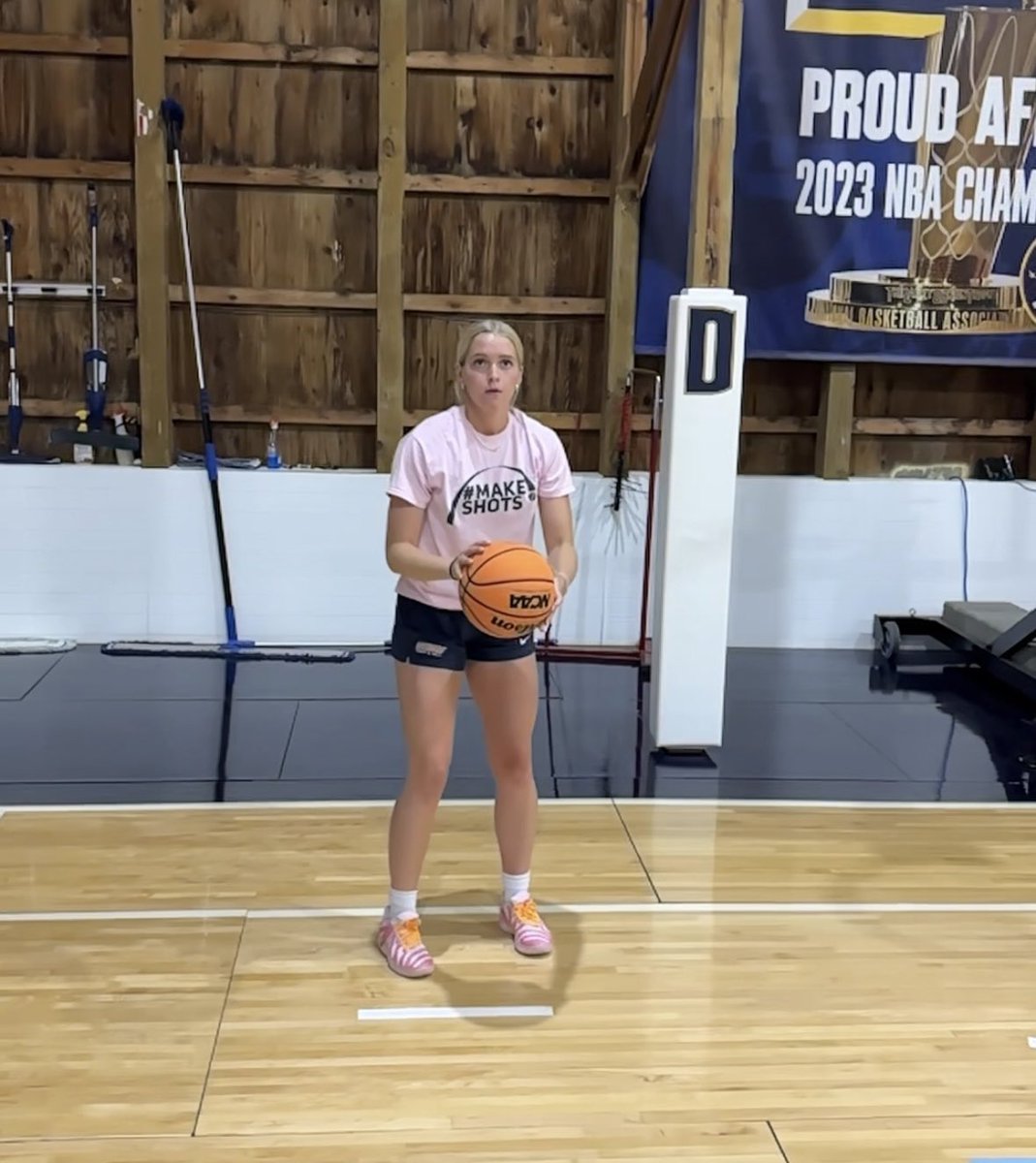 secorsig's tweet photo. These nights are the best.
* 30+ high school players
* GVSU teammates @RayahHitt @JordynBonnema 
* Wheaton teammates @_lydiabrogan Page Ferwerda
* Wayne St @MFerguson2023 
* Hope @LizzieWolthuis 
* Aquinas @eschafer33 
* CCU @MagsC_26 
* Northern Iowa @carsonvis1 
#MakeShots https://t.co/zGZn0kDNQG