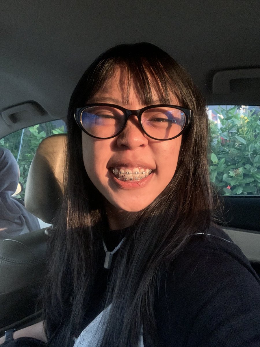 awkleast's tweet photo. i’ve been lost so much things 3 years before, i lost me, i lost my idealist, i lost my feature, i lost my friends and yea the fucking break my heart is ‘i lost my person’ this year. but what i get is i’m in good condition, mentally stable, 5/10 wishlist and loving my self! <3 https://t.co/BQZmyofDUU