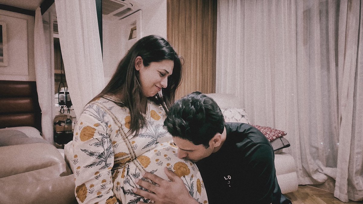 divyankaschild's tweet photo. THE most beautiful part of the vlog 😭🤍 GAHH this whole thing just feels so personal where did time even gooo what the hellll im a mess 😭😭😭😭 https://t.co/BVz7Vmwo5L