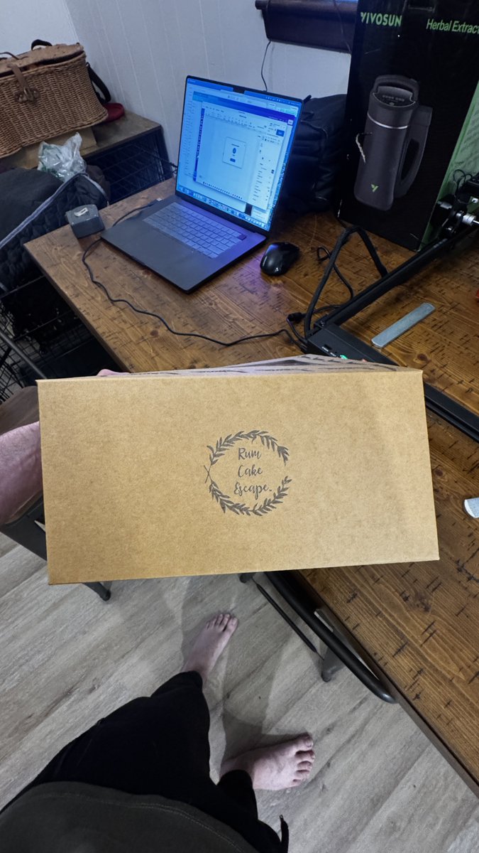ttdtlf's tweet photo. Engraved this box for a client today! Still figuring things out but it looks kinda cool https://t.co/YklA8h8LC3