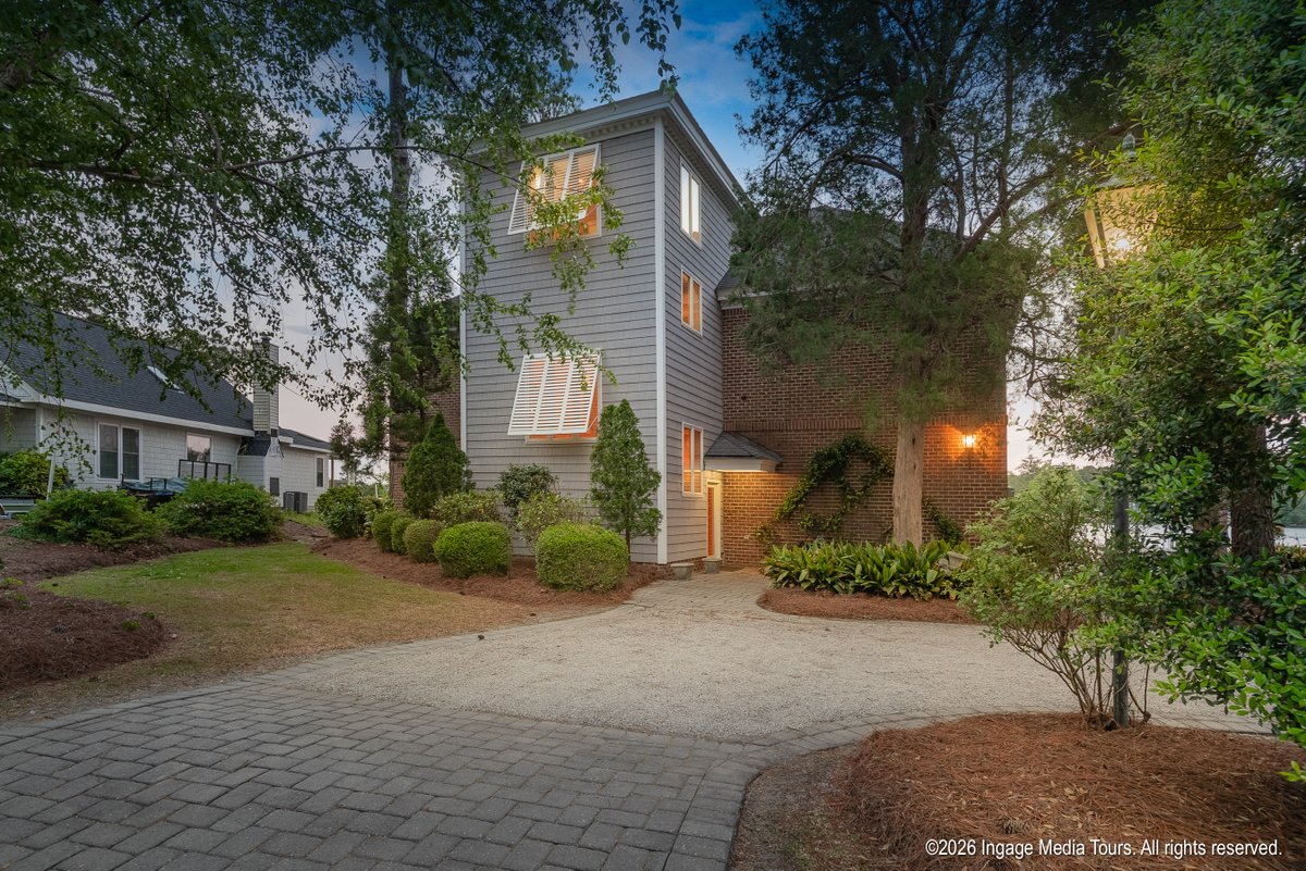 ENC_Realtor's tweet photo. 🚨 PRICE IMPROVEMENT 🚨

423 Handy's Point Lane in Bath, NC is now offered at $1.19M

Luxury waterfront property with direct boating access, private pier, boathouse w/ 2 slips, elevator, and expansive water views.

#BathNC #WaterfrontHome #EasternNCRealEstate #LuxuryRealEstate https://t.co/bs2donhk4f