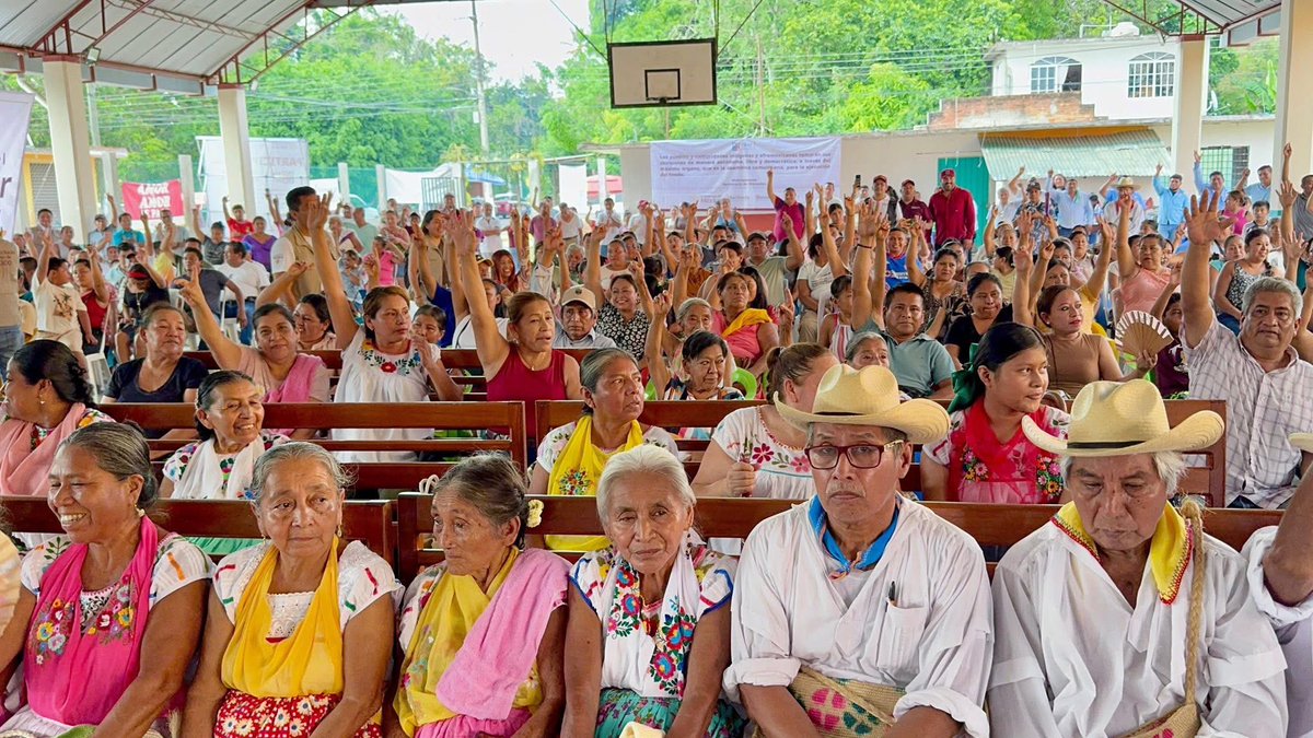 JJavierGomezCa1's tweet photo. ¡pueblo, pueblo, pueblo!
Sin soberanía no hay bienestar.

¡Papantla! 🥰 Capital del Totonacapan, la tierra de los tres corazones ❤️‍🔥❤️‍🔥❤️‍🔥. Uno de los símbolos de Veracruz en el mundo 🗺️ por su cultura...

https://t.co/RcWTQNBUuF https://t.co/2b7AutE3xL