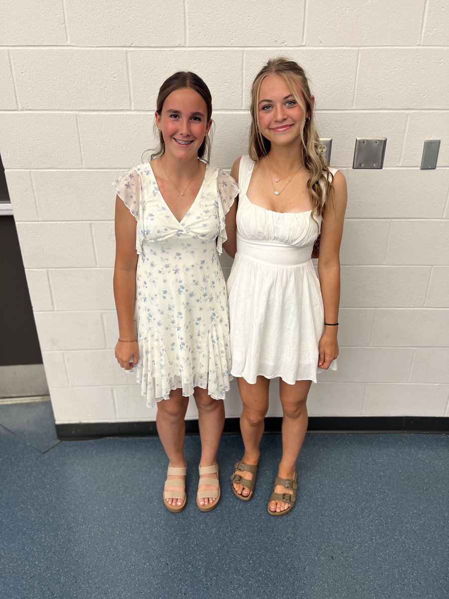 wvsoftball1's tweet photo. 8th grade promotion! 
Congratulations Emma and Rylan 💙 https://t.co/NnpiFW50BJ