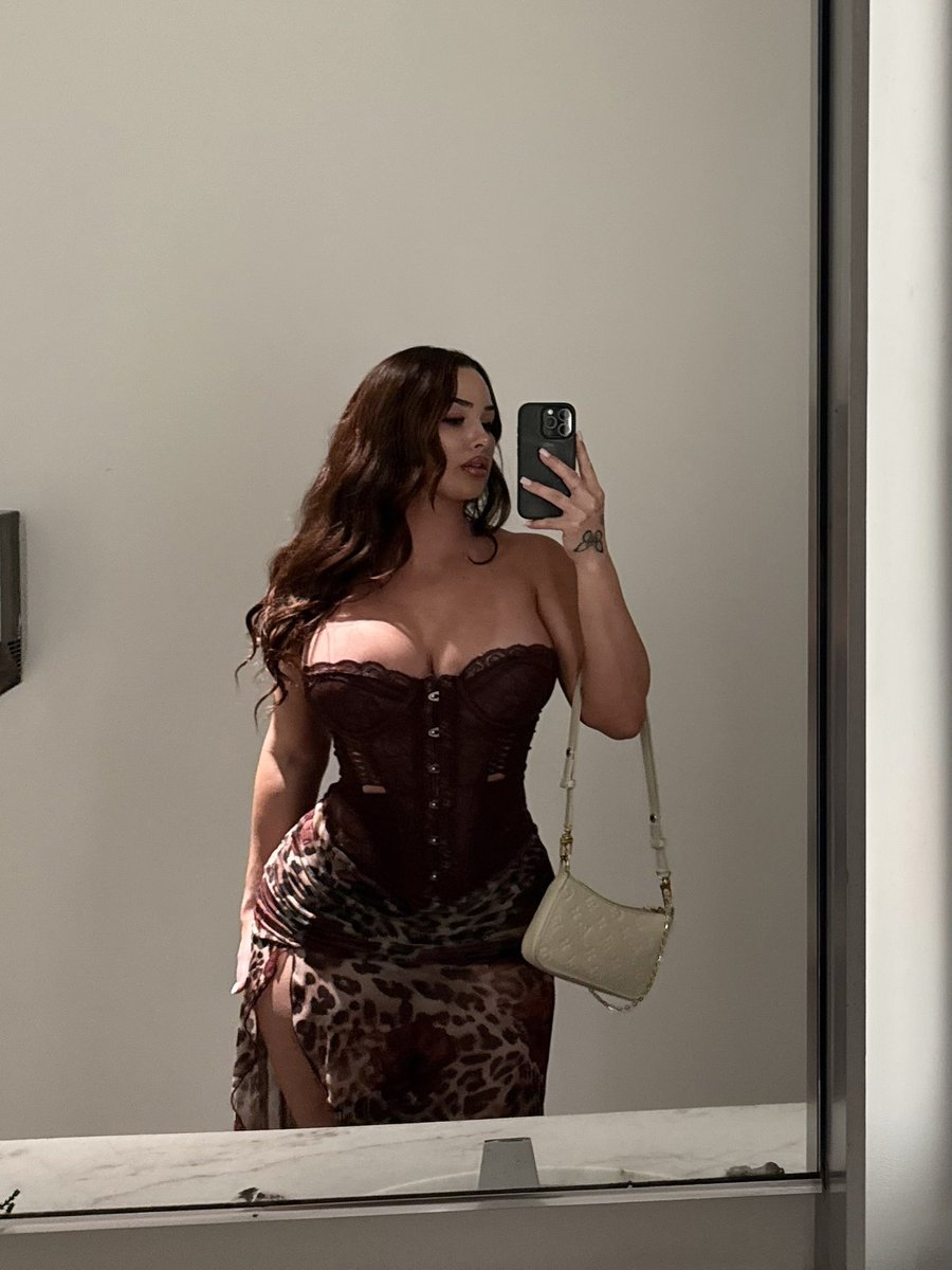 Riri tweet media