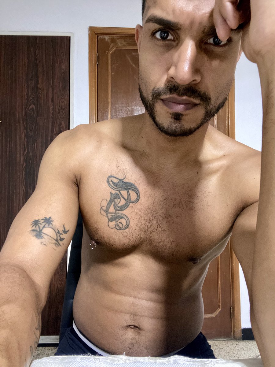 jorgedgm1's tweet photo. Uno hace un par de flexiones y se siente ricamente Hulk 😅🤭 https://t.co/ddRP5OnTeS
