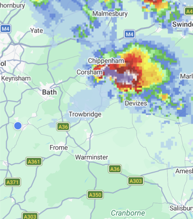 WeatherJamesUK tweet picture