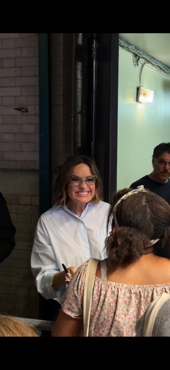 LemonadeShelly's tweet photo. IM GOING TO BE INSUFFERABLE WDYM MARISKA IS SMILING AT ME LIKE THIS https://t.co/my7je7Az0z