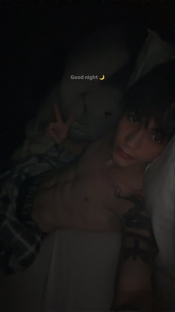 TeamSnakee's tweet photo. Good night 🌙🌙
#CarlosAlberto #LaMansionVip https://t.co/U4c9Hh9E3g