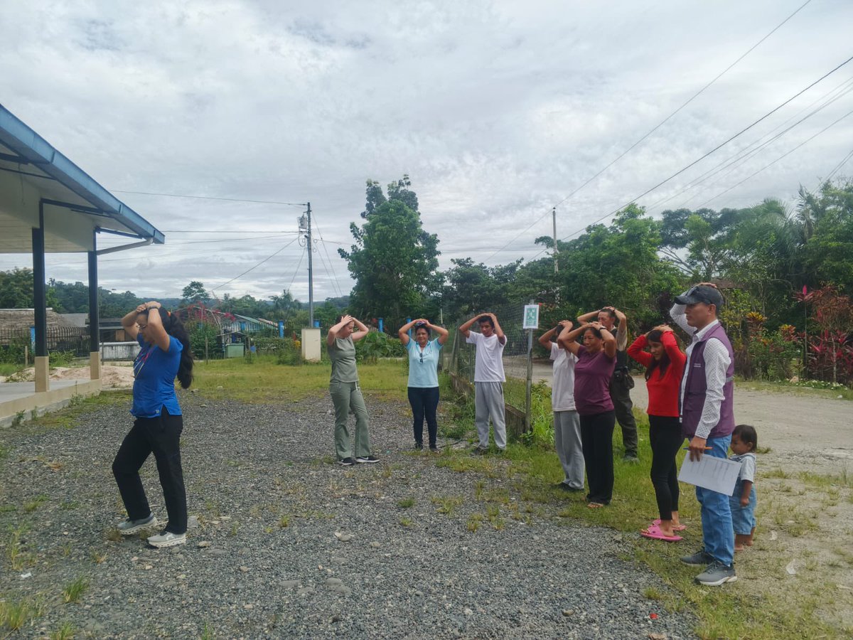 GoberPastaza's tweet photo. 📍#Canelos
En coordinación con los médicos del subcentro de la parroquia, participamos en el simulacro para la atención de situaciones de emergencia frente a sismos, fortalecimiento los conocimientos sobre seguridad y prevención. https://t.co/guEujAJxfg
