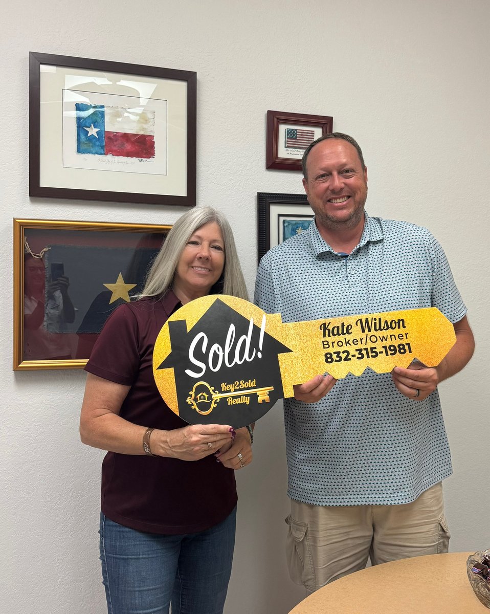 KateSellsSPI's tweet photo. So excited for my clients on the successful sale of their island condo!🔥 Repeat clients are the greatest compliment I could ever receive!🫶
#justsold #southpadreisland #condo #key2soldrealty #spichamber #gulfviews #LagunaMadre #rgv #beach #beachlife #hometownrealtor #gulfcoast https://t.co/Qw8aY17hQO