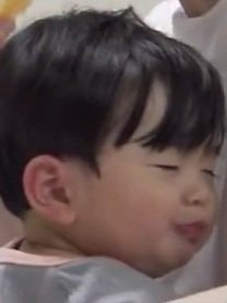 choiynbn's tweet photo. Like papa, like son😆 https://t.co/vsIzEhioyg