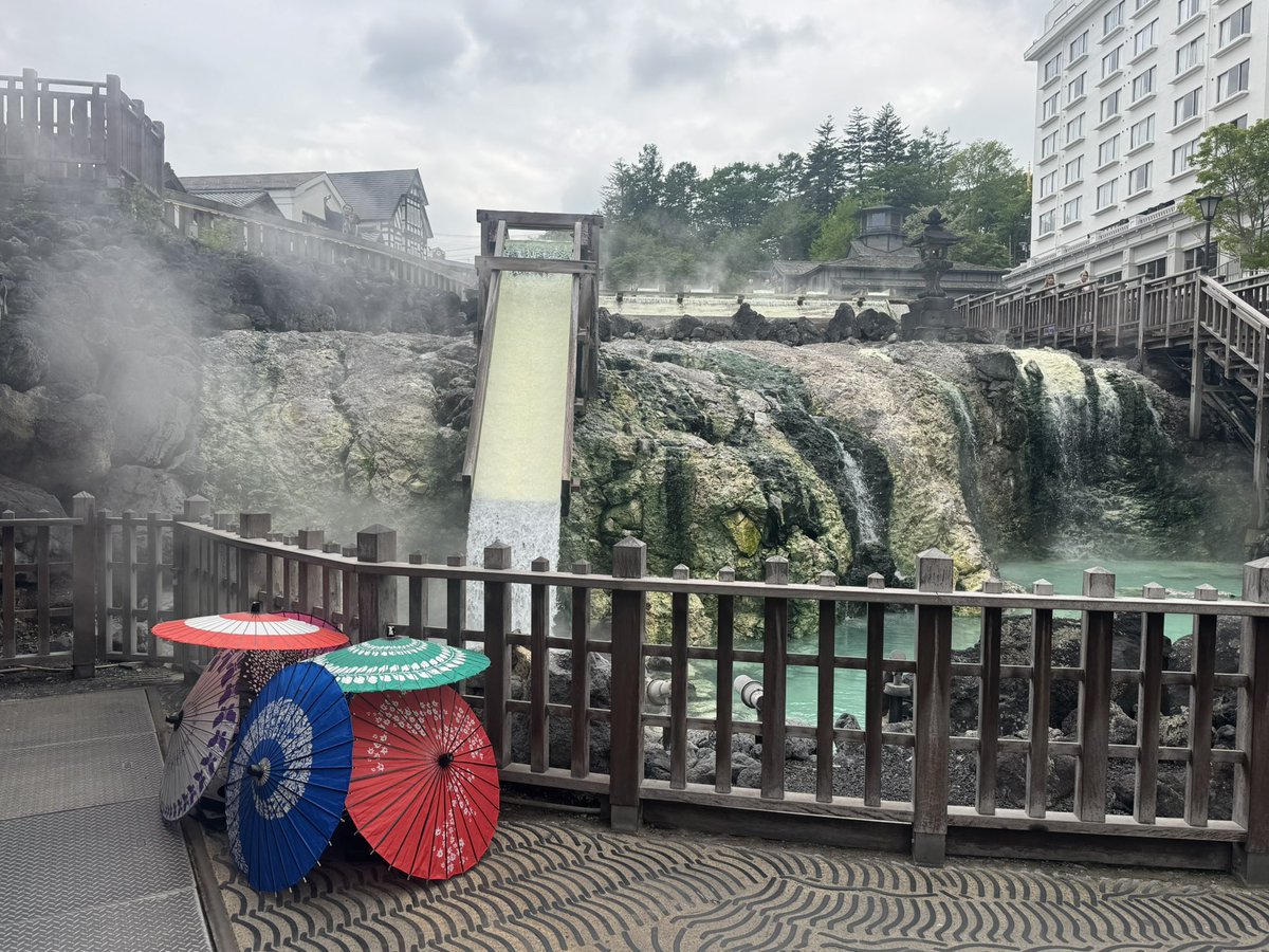 honmangen's tweet photo. 湯畑ぐるっと半周、千夜の湯。
こちらも誰もいなかったけど、お湯が止められてて超ぬる湯になってた、、、これはこれで物足りないと思ってしまう。 https://t.co/XoFYYIU3tW