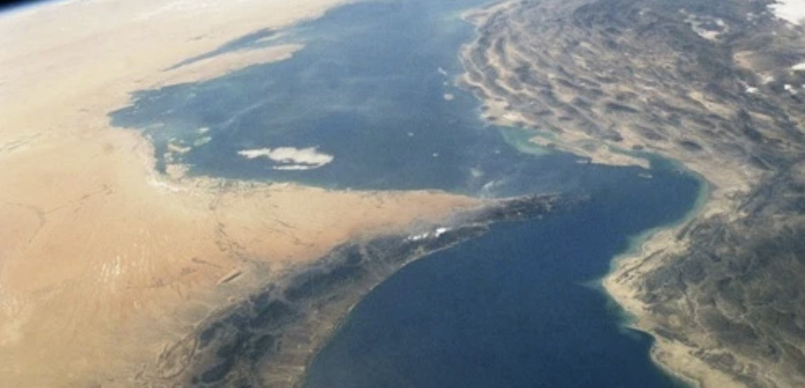 AzelDivekar's tweet photo. Everyone's cheering the US-Iran deal. India should cheer carefully. 🧵

1/ The Strait of Hormuz has been choked for 3 months. Brent crude hit $120+. India — one of the world's biggest oil importers — took a direct hit to fuel, fertilisers, and supply chains.

2/ A peace deal drops oil. Brent already fell 9% on hopes alone. That's relief. But it's short-term.

3/ Here's the real problem: India's foreign direct investment collapsed. What was $56 BILLION net in FY2020 fell to just $29 billion in the first 9 months of last financial year. Oil isn't the only thing draining out.

4/ The RBI has cut rates 125bps since Dec 2024. But with global financial conditions tightening, ANZ economists are warning India's policy looks "unaligned" — and that's spooking foreign capital.

5/ The RBI meets June 5. Most expect a hold. But some analysts say the window for a pre-emptive rate hike may already be closing.

6/ Cheaper oil = short-term relief.
Capital drought + policy misalignment = long-term problem that no Iran deal fixes.

India needs more than a ceasefire. It needs a capital strategy.

What do YOU think the RBI should do on June 5? 👇

#IndiaEconomy #OilPrices #Hormuz #RBI #IndianFinance #CrudeOil #USIran #EmergingMarkets #FinanceTwitter #Investing