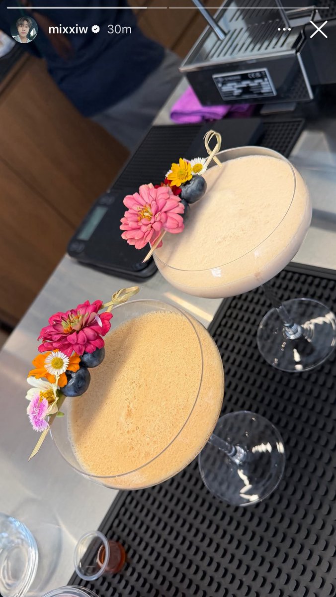 balilbee's tweet photo. อยากอีสๆร้านหนูมิกแร้ว เปิดเมื่อไหร่คับ 🥹 #mixxiw https://t.co/j3CrNHfpK7