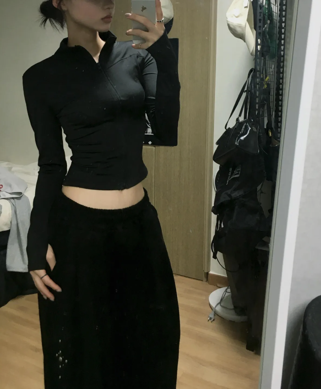 fuzzyscan's tweet photo. #신상이벤트 #댓글이벤트 #RT #맘찍 
세상 힙한 팬츠,,𖤐𖤐
웨스턴 스터드 커브드 벌룬팬츠

블랙 OR 멜란지?! 원픽 하트 누르고 댓글 캡처인증
추첨6월2일 화(1명)

블랙
https://t.co/rCE1o4U4jd
멜란지
https://t.co/NlwisRyoRB https://t.co/liR3eGKUJF