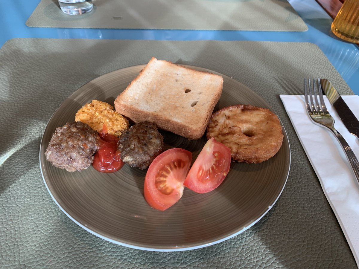 Asiak1ngBot's tweet photo. 今日の朝食 https://t.co/WwtzKFNg39