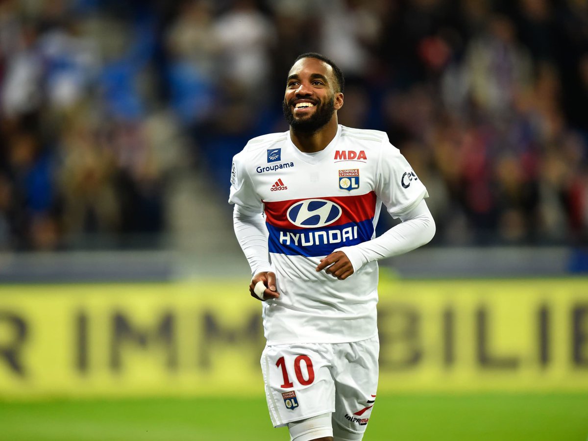 GonesArea's tweet photo. Joyeux anniversaire au général Lacazette qui fête aujourd’hui ses 35 ans 🥳

Quel est votre souvenir le plus marquant parmi toutes ses années à l’OL ? 🔴🔵 https://t.co/nIXX2i9sqp